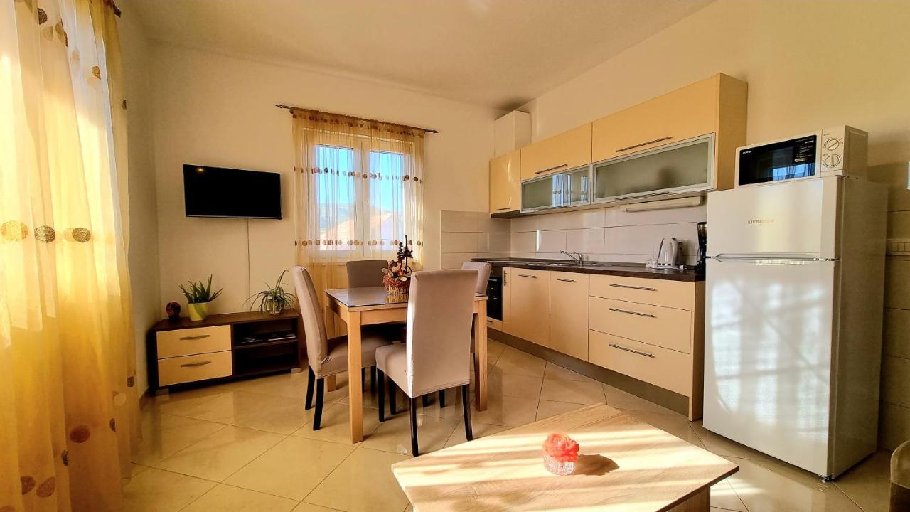 Apartments Bava 特罗吉尔 外观 照片