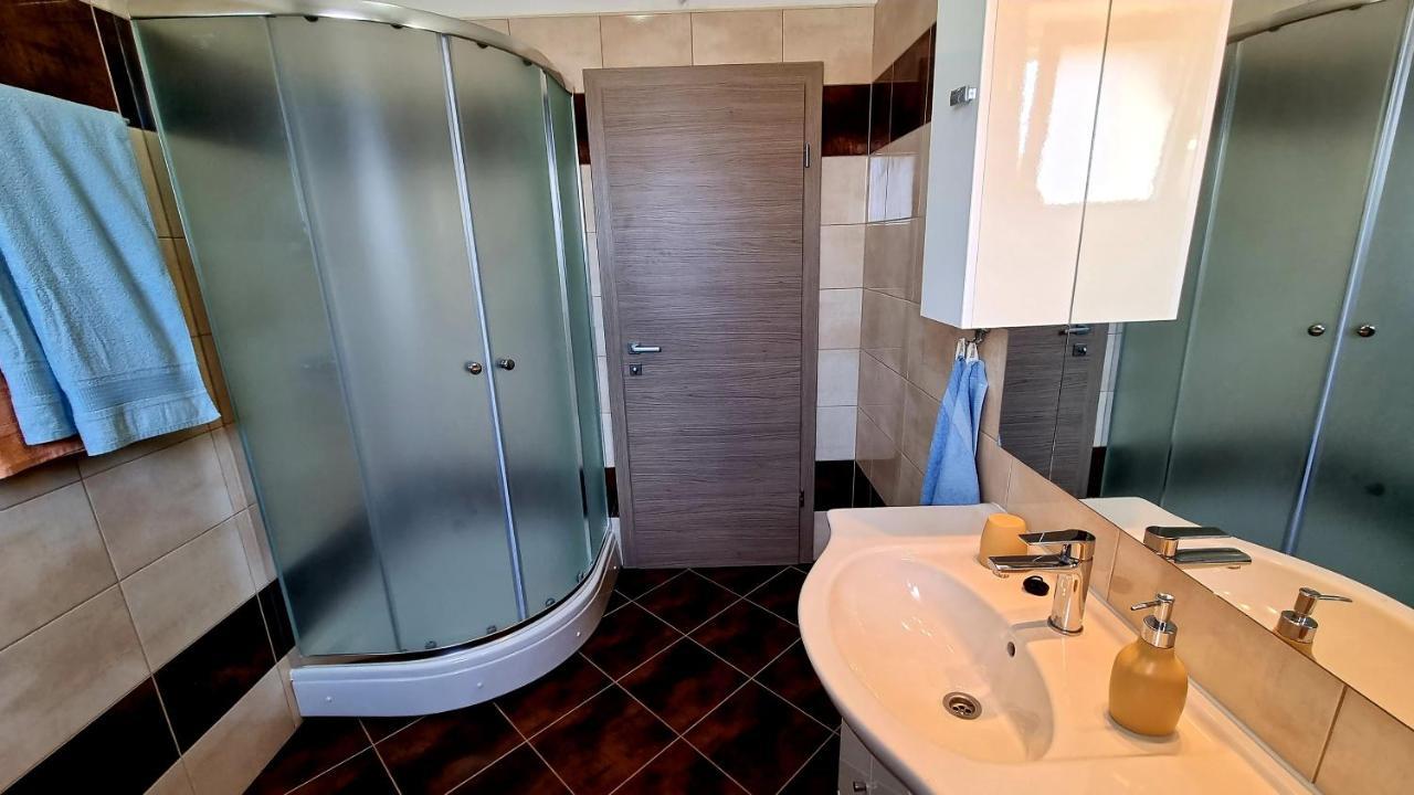 Apartments Bava 特罗吉尔 外观 照片