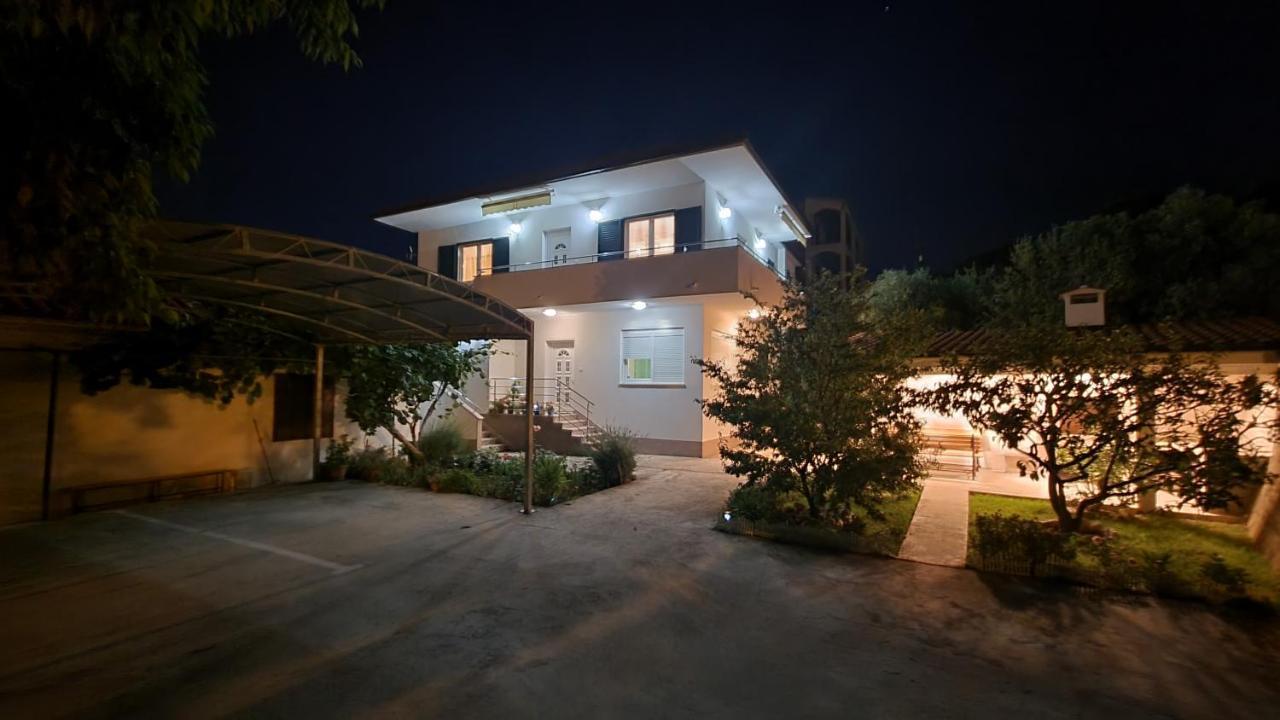 Apartments Bava 特罗吉尔 外观 照片